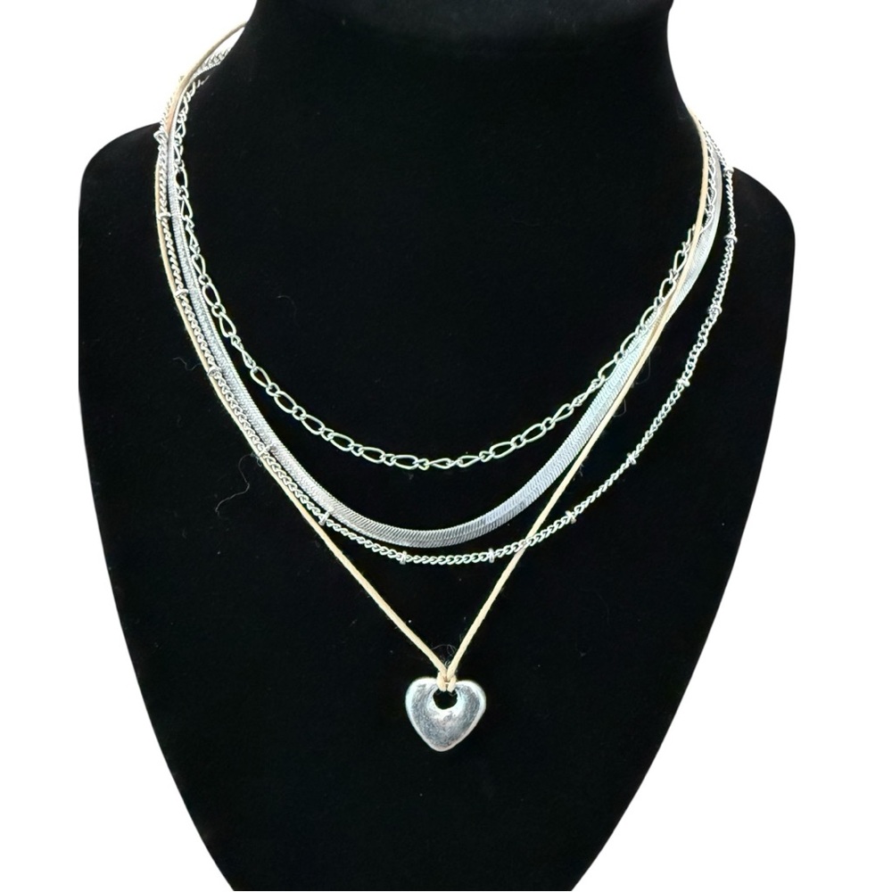 Free People Sloane Layered Necklace Color: Silver/Cream Size: One Size